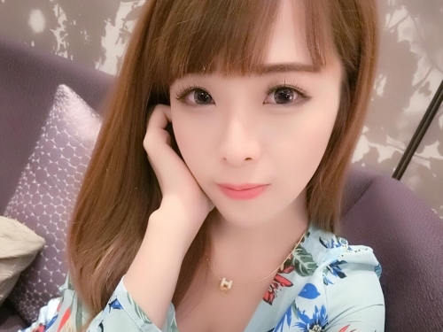 氣質吃貨正妹帶「長輩」出門覓食！「渾圓奶奶」份量太滿直接擺上桌！