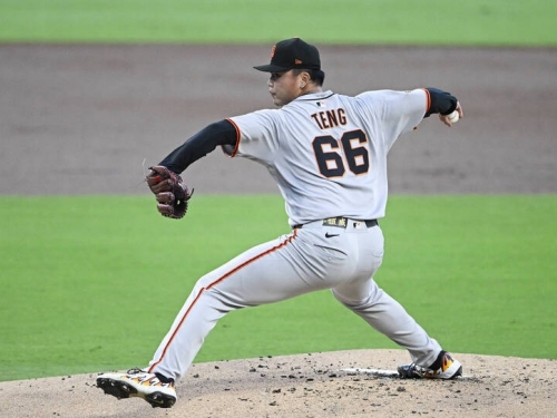 MLB》巨人總教練大讚鄧愷威球威更好！ 未保證下場能先發