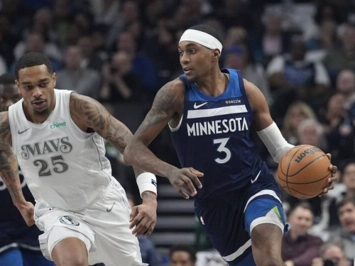 NBA》麥克丹尼爾斯砍生涯新高27分 灰狼險勝傷兵滿營的獨行俠