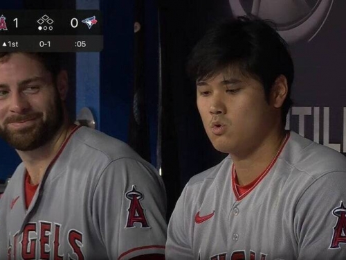 MLB》大谷翔平歡迎天使新同學 用「身高」開啟聊天話題
