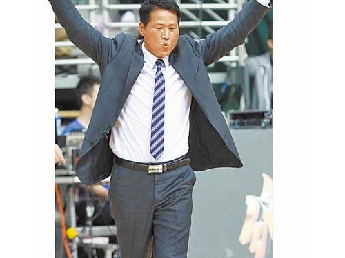 【有片】不接台灣男籃兵符　邱大宗：我從33歲等到53歲，夠了！