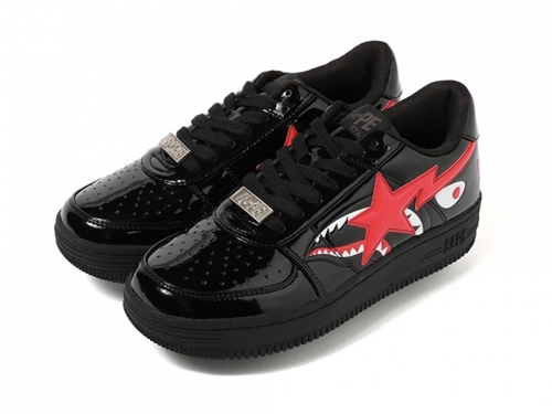 空軍猿人來了！A BATHING APE X Air Force1漆皮全黑上市 搭配品牌經典鯊魚紋帥度破表！
