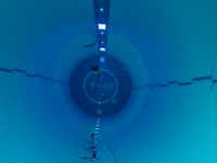 破紀錄「世界上最深的泳池」原來長這樣，尤其看到那超過十層樓的深度後，旱鴨子們就已經嚇到腿軟了！