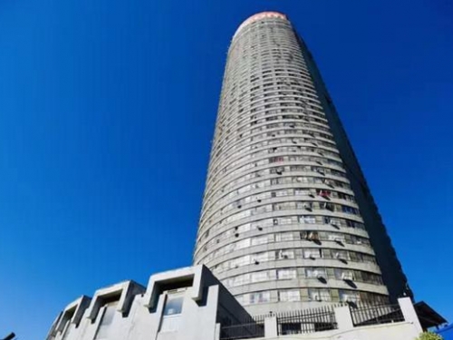 非洲最高住宅樓：高達173米被黑人佔領，垃圾堆成5樓高