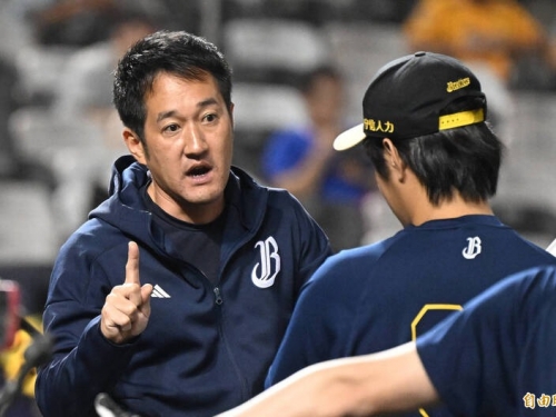 中職》阪神OB鳥谷敬隔壁棚為富邦開球 平野回憶昔日「最強二游」競爭