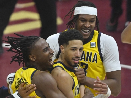 NBA季後賽》扯！哈里伯頓驚天逆轉三分彈助溜馬2連勝 米契爾悲情空砍48分