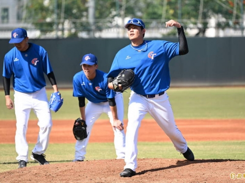 經典賽》WBC用球「很大很滑」 王維中：跟大聯盟的球一樣