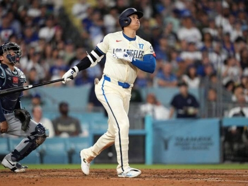 MLB》神來一棒！大谷翔平「單手撈出」逆轉轟 道奇主帥驚嘆連連
