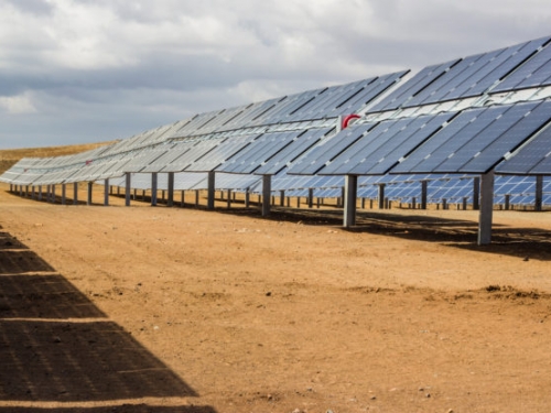 馬斯克的太陽能狂想曲：只要建立超大型光電廠就能滿足全美用電