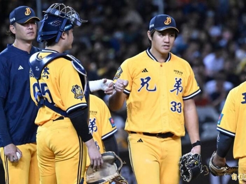 中職》「美美」鄭浩均背部無恙 今天登板先發大戰樂天