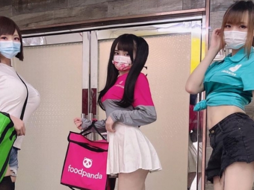 今晚要叫哪一家外送？「正妹Coser」背起保溫包化身外送員