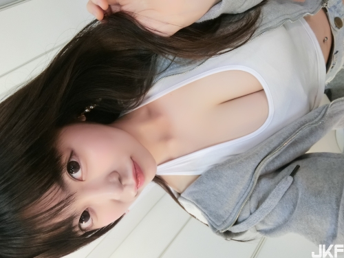 TSE捕獲野生「屁股蛋妹」邪惡H奶沒有極限！超銷魂「白嫩大奶」畫面逼死人…