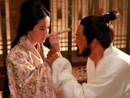 曹操一「特殊癖好」讓女人苦不堪言！現卻超多人愛