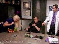 最強「胸」器！　美婦用34M巨乳碎西瓜