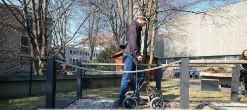 荷蘭男癱瘓12年 靠數位科技恢復行走