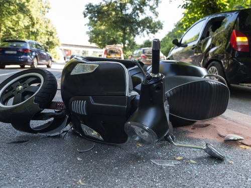 三寶婦逆向撞死外送員 肇逃後才知屍體趴車頂一路緊貼