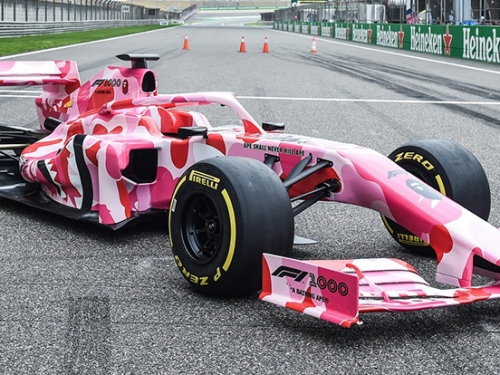F1「史上第1000場賽事」上海飆一波！這輛「粉紅迷彩」跨界聯名車吸睛度不下賽車...