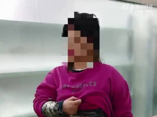 太詭異！中國走私客將「牛肚」綁身上 網友笑翻