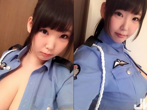 大到彈出來！巨乳J Cup女警「開襟自拍」　好想給她壓制在地