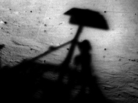 在月球上出現不可思議人形影子竟是「它」...美國太空總署將其秘密隱藏了半個世紀之久！