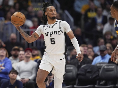 NBA》擊敗老鷹狀元郎！ 馬刺連2年奪新人王寫52年罕見紀錄