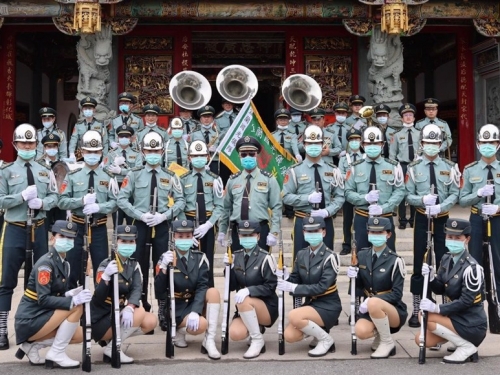 國光儀隊「沒出息」演奏操槍　網友直呼：這版本超帥