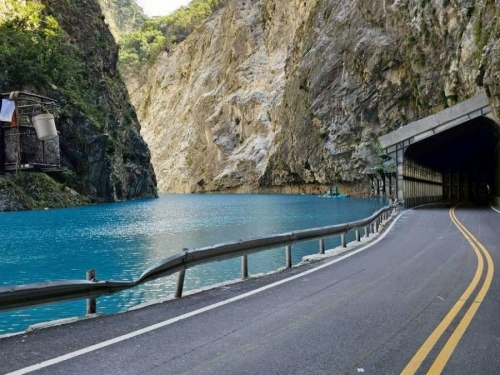 越美越危險！太魯閣堰塞湖驚現絕美「蒂芬妮藍」　背後原因曝