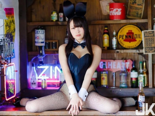 騷到無極限的「J奶coser」　最近胸部好像又變大...因為有人揉呀