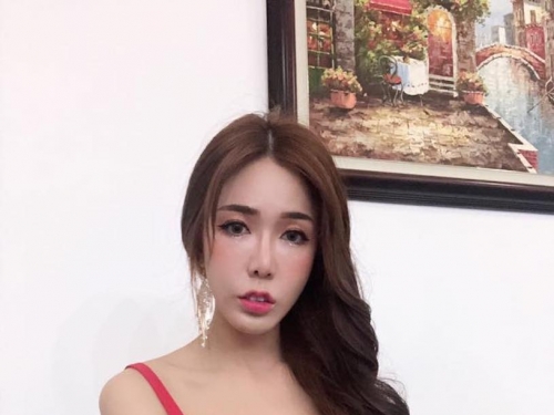 度假遇見爆乳深溝妹「U Yi - Amelia」，美乳弧度「誘惑力滿滿」