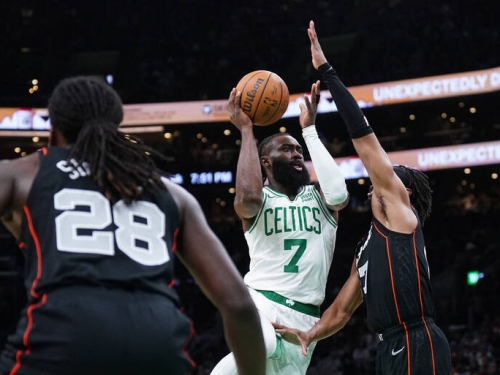 NBA》塔圖姆不在免驚！塞爾提克下三分雨 布朗轟31分退活塞奪六連勝