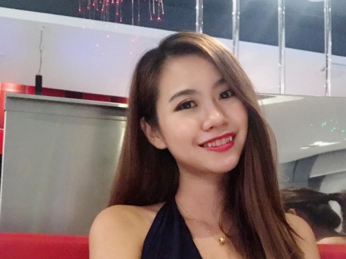 大馬「性感Race Ｑueen」大爆白皙美乳！賽車女郎火力全開秀逆天長腿！