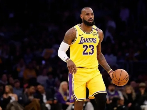 NBA》詹姆斯生日派對高歌這兩首 完全表露他不服老心境