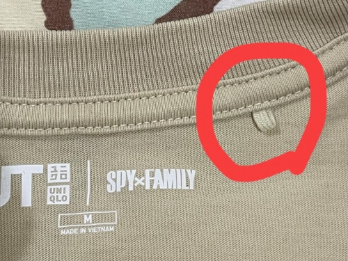 圓領T恤標籤旁多小鉤環 內行曝驚人用途：長知識