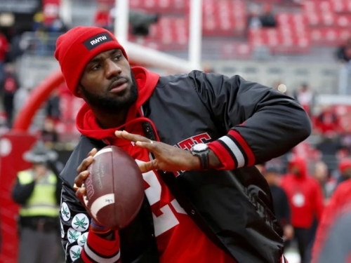 NBA》差點錯過生涯首冠？2011年曾考慮轉戰NFL 詹皇曝收到兩隊合約