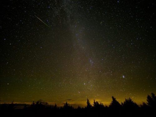 2022 年：2 個超級月亮、2 次月全食、2 次日偏食、12 場流星雨