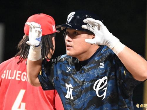 中職》富邦悍將賽前追加球員異動 張進德腰部緊繃降二軍
