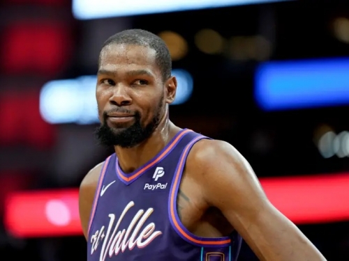 NBA》馬刺暫緩「KD交易案」！有可能改變目標　轉頭報價字母哥和Brown