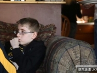 男孩得怪病一年都感覺不到饑餓和口渴