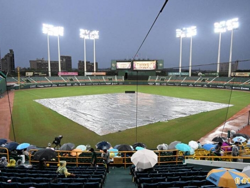 中職》澄清湖鷹猿戰泡湯！ 因雨延至10/6原地再戰