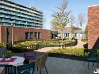 全村演戲！上百人假扮各種職業，讓失智老人住的村莊