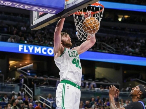 NBA》馬刺再強化禁區戰力！4年11億簽綠衫軍季後賽奇兵攜手「斑馬」