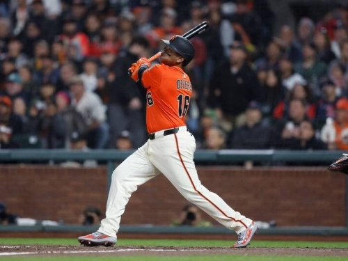 MLB》德弗斯轉戰巨人快樂放鬆 首度對決老東家紅襪5支0、遭163公里火球三振