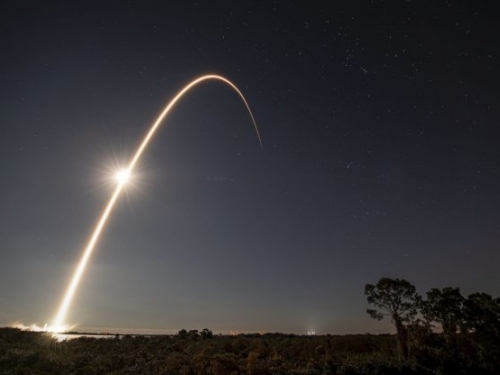 一場地磁風暴，幹掉 SpaceX 40 顆衛星