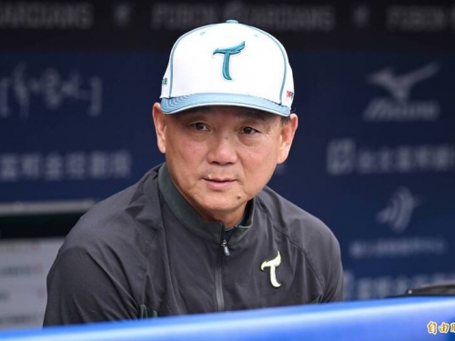 中職》閃張育成卻被被戴培峰敲安 洪總：就是賭輸了