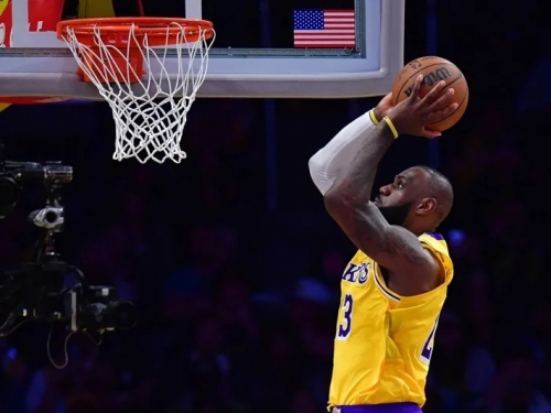 NBA》終結交易猜測！美媒：詹皇新球季會續留湖人