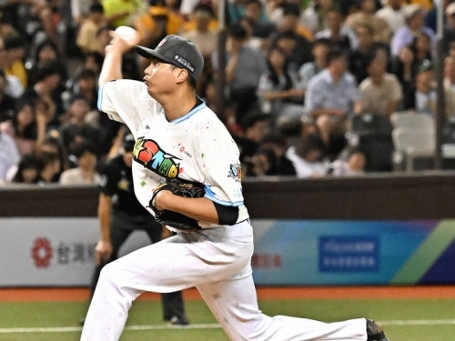 中職明星賽》蔡齊哲「怪投」驚艷眾人 王建民嚇一跳！
