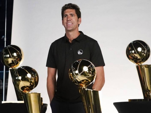 NBA》勇士開季狀況不佳 巴克利趁機開酸前總管：好險你及時跳船！