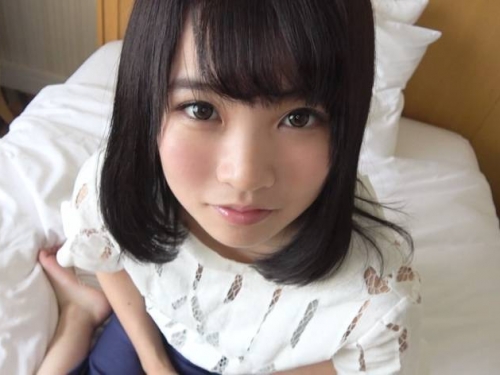 街頭搭訕透明感破表C奶處女，「純潔凝視」讓人瞬間凍結