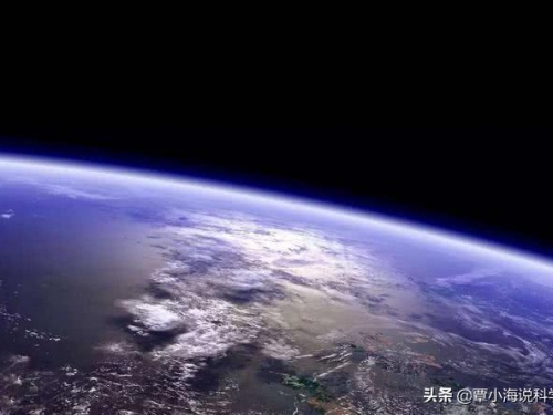 假如把一桶水倒在月球上，水會變成什麼樣的狀態？這裡告訴你答案