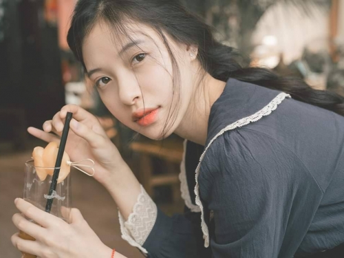 越南正妹法官「Lê Thị Mỹ Nhi」高顏值仙氣爆棚　回眸「嘴角滲出淺淺微笑」整個太犯規
